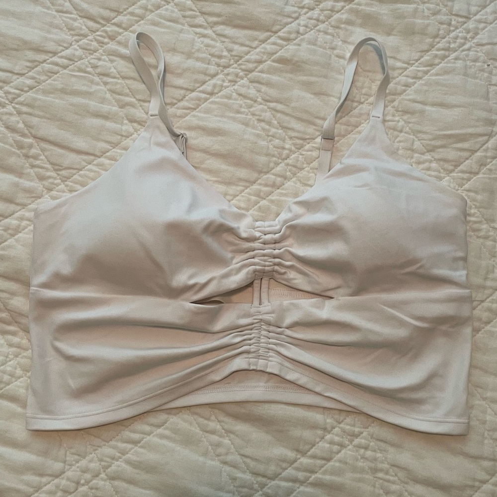 Athleta Cinched Cut-out Sports Bra in White, A-C Medium